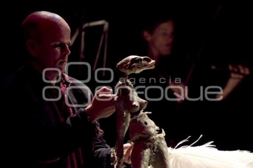 FESTIVAL DE TEATRO. FIGURENTHEATER WILDE & A VOGEL