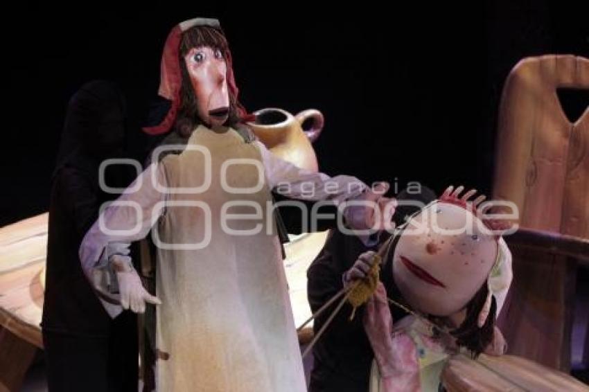 HANSEL Y GRETEL . FESTIVAL INTERNACIONAL DE TEATRO