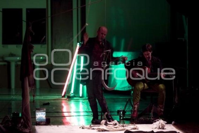 FESTIVAL DE TEATRO. FIGURENTHEATER WILDE & A VOGEL