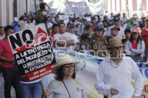 MANIFESTACIÓN DE MAESTROS Y CIUDADANOS EN CONTRA DE LA PRIVATIZACIÓN DEL AGUA