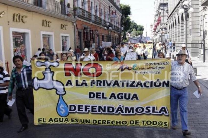 MANIFESTACIÓN DE MAESTROS Y CIUDADANOS EN CONTRA DE LA PRIVATIZACIÓN DEL AGUA