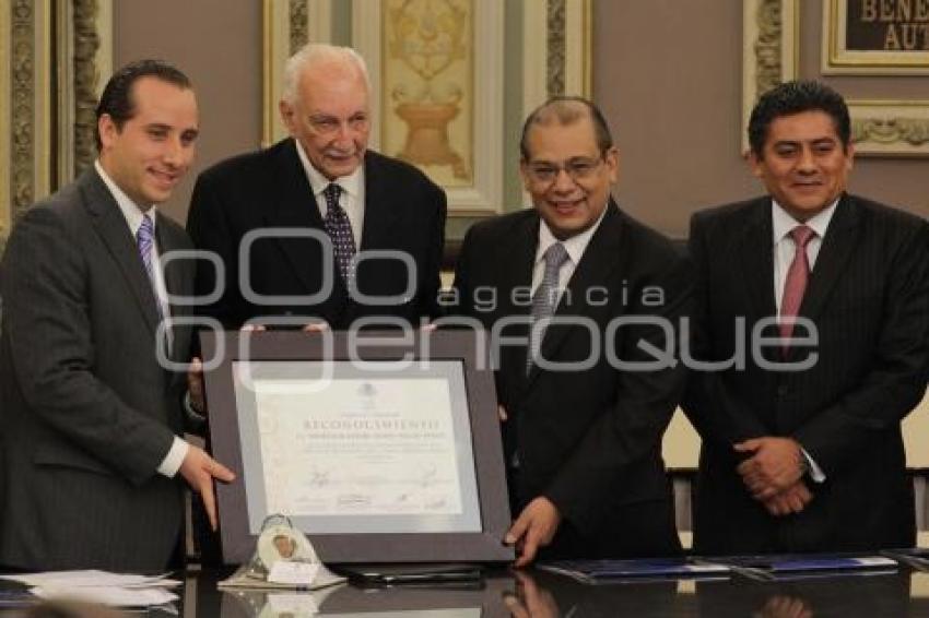 RECONOCIMIENTO PEDRO ÁNGEL PALOU