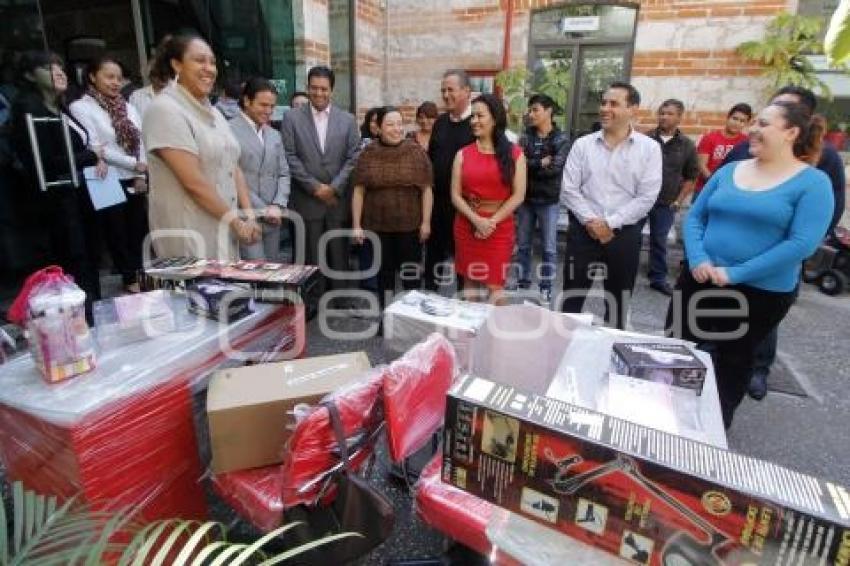 ENTREGA DE MAQUINARIA Y EQUIPO PROGRAMA DE AUTO EMPLEO