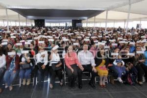 16 ENTREGA CRÉDITO A LA PALABRA DE LA MUJER