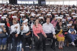 16 ENTREGA CRÉDITO A LA PALABRA DE LA MUJER