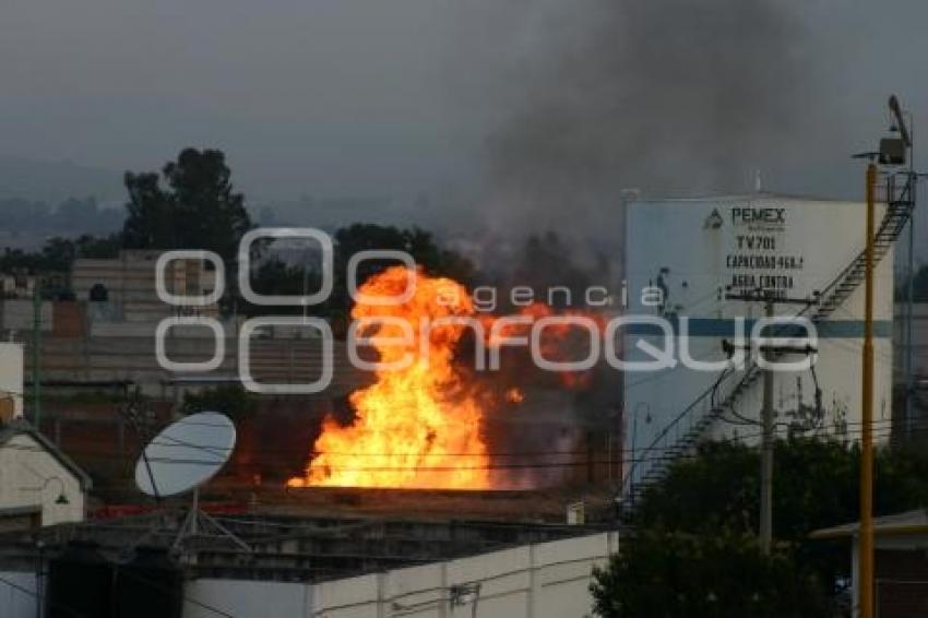 INCENDIO CONTROLADO EN COMPLEJO PETROQUÍMICO