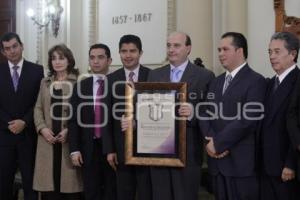 RECONOCIMIENTO AL MÉRITO EMPRESARIAL