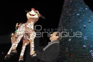 ENCIENDE RECTOR BUAP ÁRBOL NAVIDAD