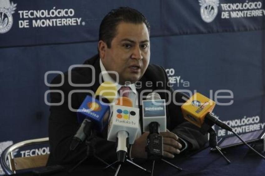 MARLON SANTILLAN . TEC MONTERREY