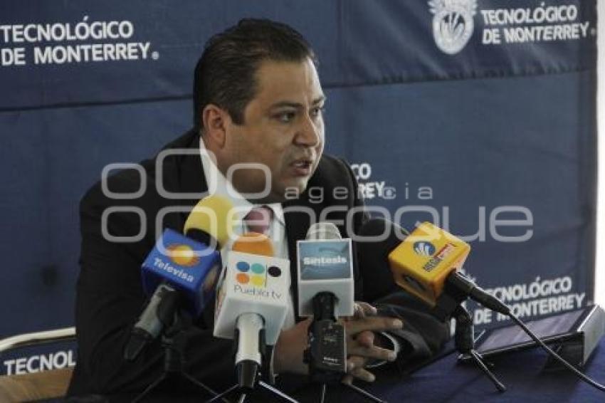 MARLON SANTILLAN . TEC MONTERREY
