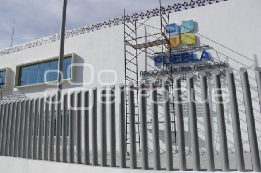 ULTIMAS DETALLES EN EDIFICIO DE LA PGJ