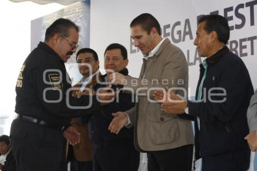 ENTREGA DE ESTÍMULOS Y EQUIPAMIENTO SSP