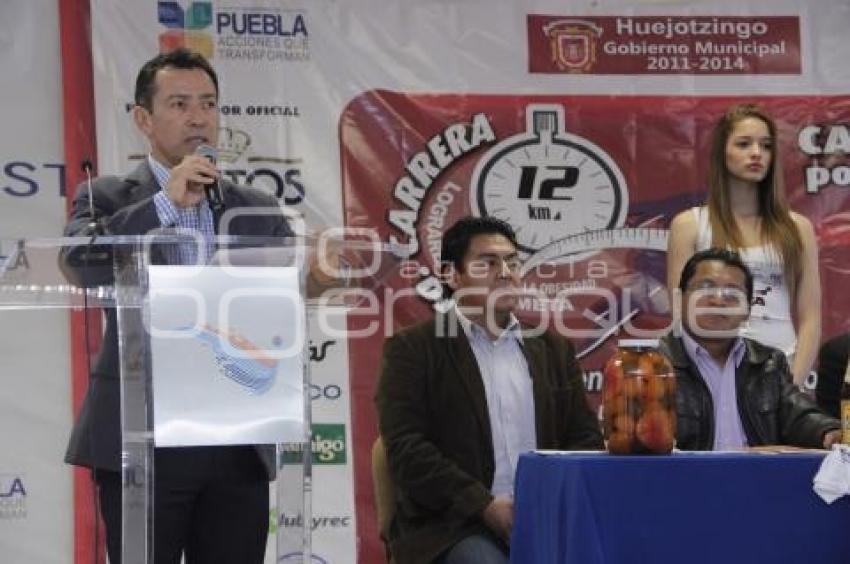 PRESENTAN CARRERA EN HUEJOTZINGO