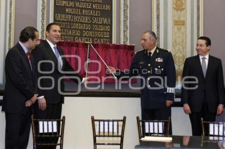 DEVELACIÓN LETRAS DE ORO EJERCITO MEXICANO . CONGRESO DEL ESTADO