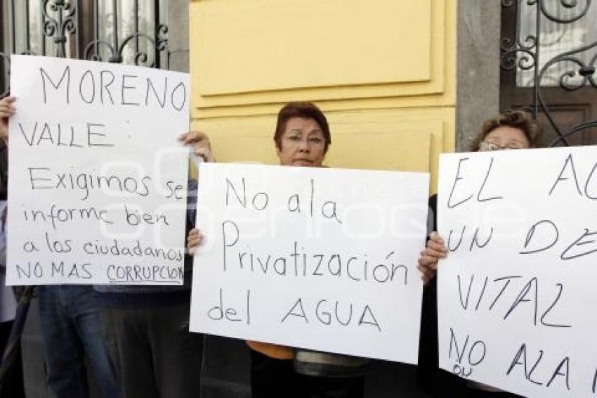 MUJERES EN CONTRA DE LA PRIVATIZACIÓN DEL AGUA