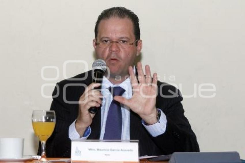 RECTOR INSTITUTO DE ESTUDIOS UNIVERSITARIOS IEU