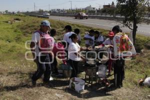 PEREGRINOS EN LA AUTOPISTA