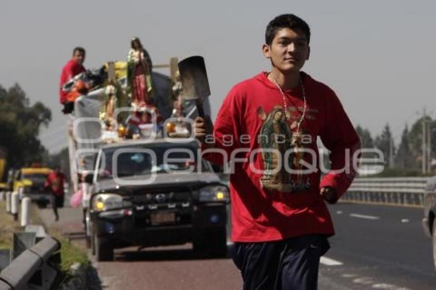 PEREGRINOS EN LA AUTOPISTA