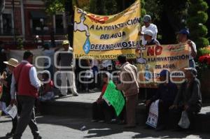 MARCHAN CONTRA LEY DEL AGUA