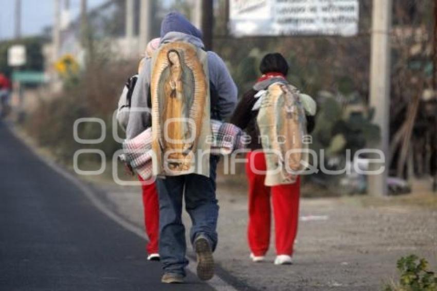 PEREGRINOS A LA BASILICA DE GUADALUPE POR PASO DE CORTES