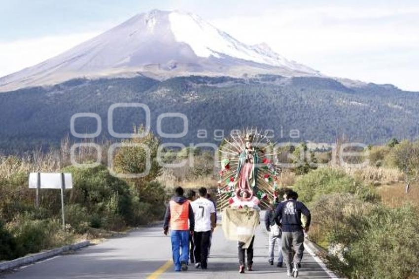 PEREGRINOS A LA BASILICA DE GUADALUPE POR PASO DE CORTES