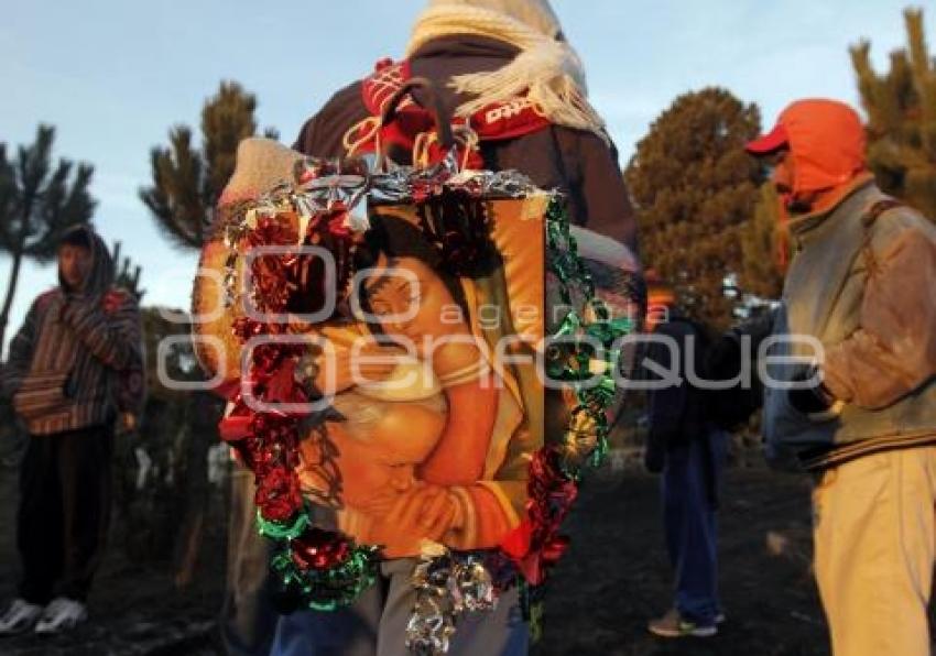 PEREGRINOS A LA BASILICA DE GUADALUPE POR PASO DE CORTES