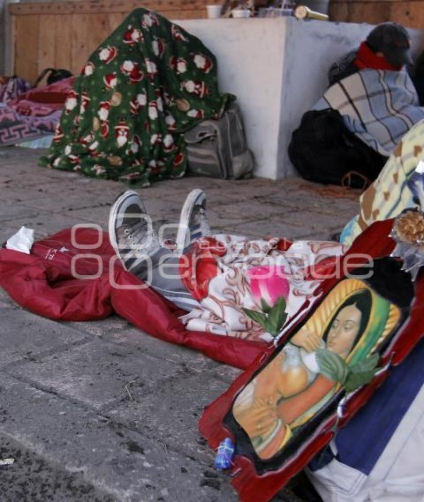 PEREGRINOS A LA BASILICA DE GUADALUPE POR PASO DE CORTES