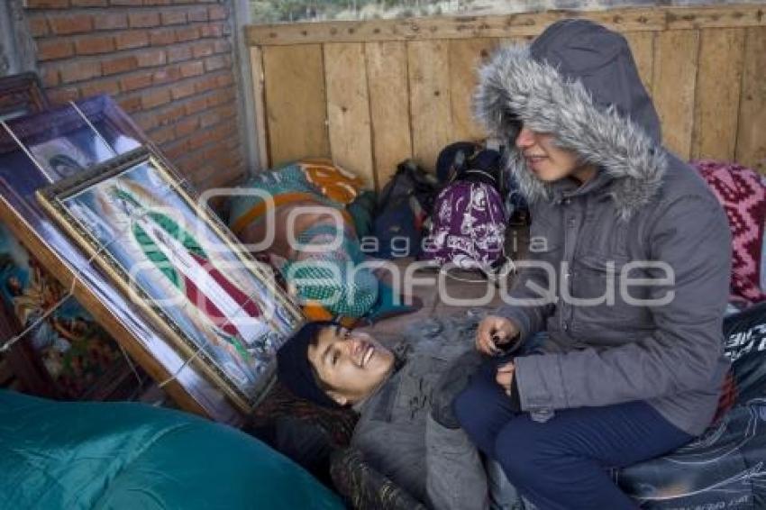 PEREGRINOS A LA BASILICA DE GUADALUPE POR PASO DE CORTES