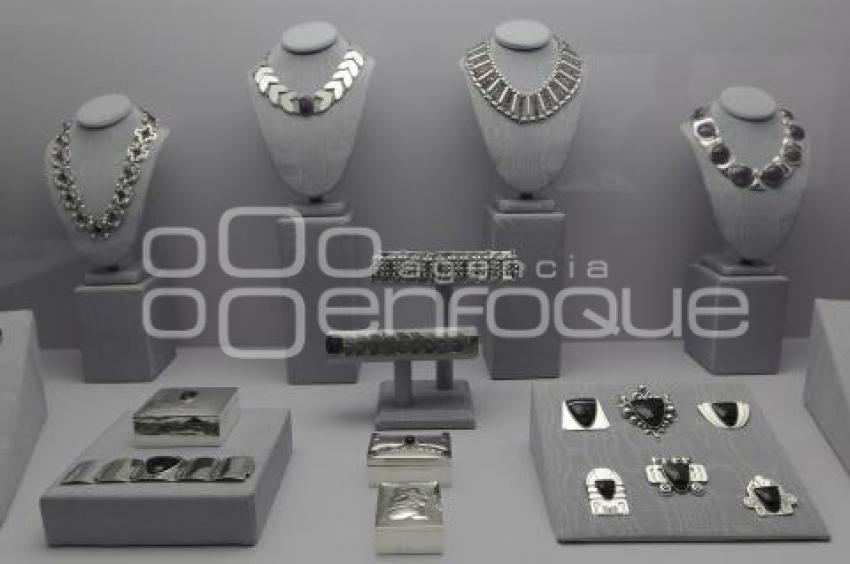 MUSEO AMPARO . ARTIFICIOS - PLATA Y DISEÑO EN MÉXICOMUSEO AMPARO . ARTIFICIOS - PLATA Y DISEÑO EN MÉXICO