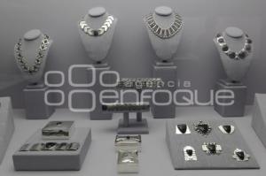 MUSEO AMPARO . ARTIFICIOS - PLATA Y DISEÑO EN MÉXICOMUSEO AMPARO . ARTIFICIOS - PLATA Y DISEÑO EN MÉXICO