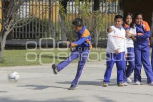 ESCUELA . ALUMNOS