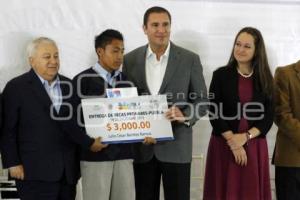 ENTREGA BECAS PRONABES