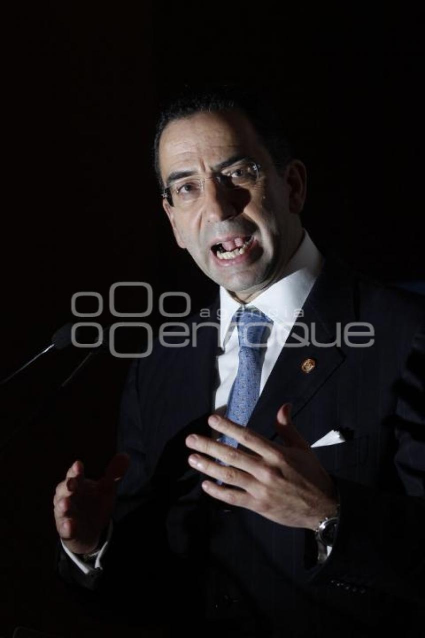 SENADOR JAVIER LOZANO ALARCÓN