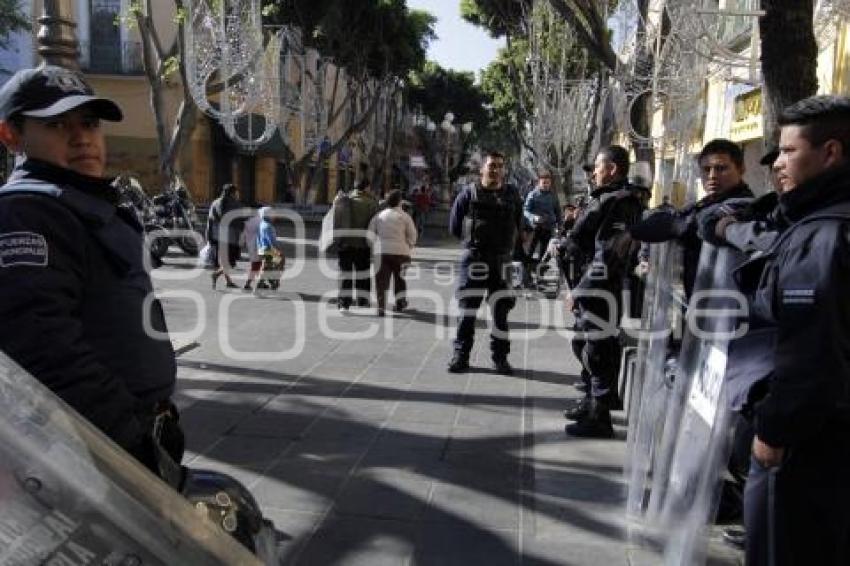 OPERATIVO EN CALLE 5 DE MAYO