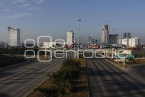 CIUDAD. CALLES VACÍAS