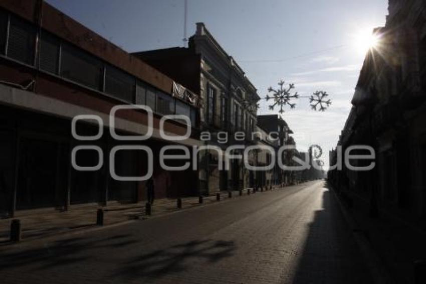 CIUDAD. CALLES VACÍAS