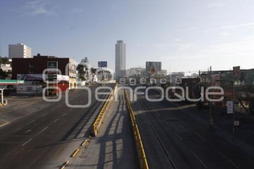 CIUDAD. CALLES VACÍAS