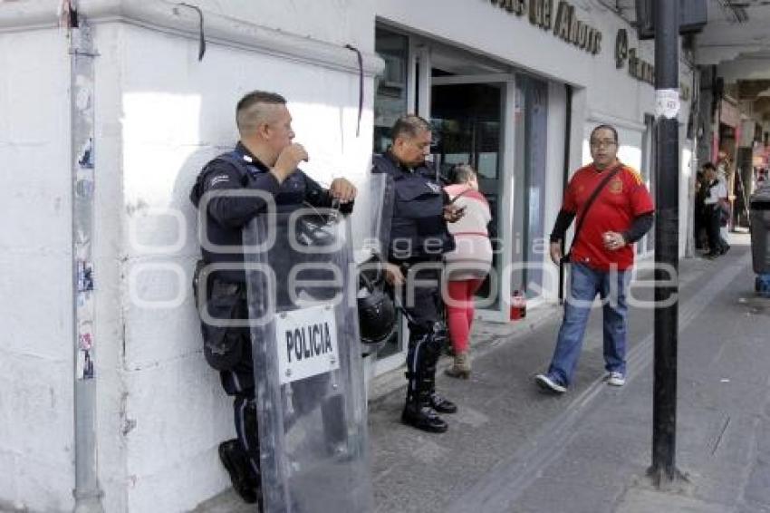 POLICÍA VIGILA CENTRO DE LA CIUDAD