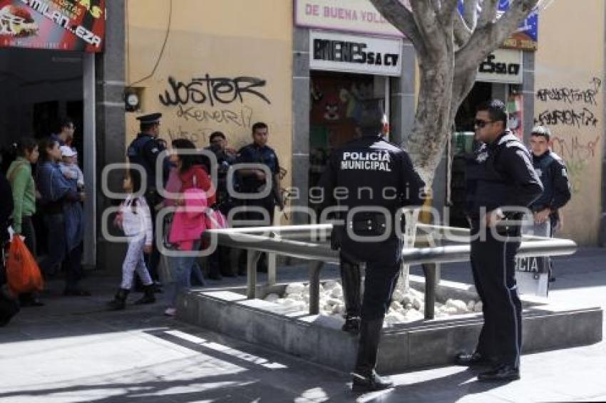 POLICÍA VIGILA CENTRO DE LA CIUDAD