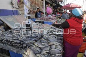 ABARROTAN POBLANOS MERCADO