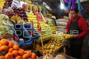 MERCADO. COMPRAS DE AÑO NUEVO