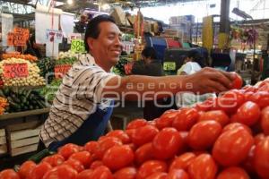 MERCADO. COMPRAS DE AÑO NUEVO