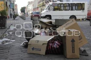 AÑO NUEVO . BASURA