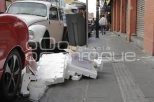 AÑO NUEVO . BASURA