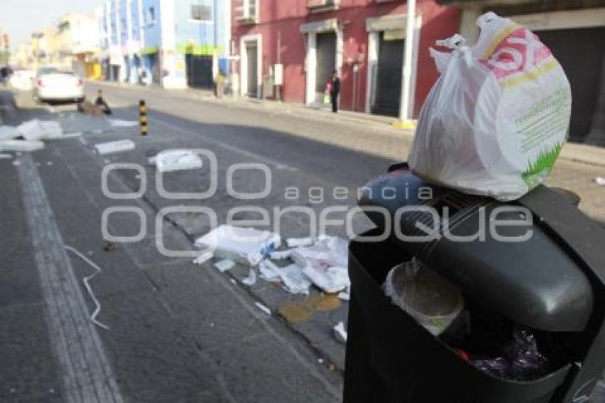 AÑO NUEVO . BASURA