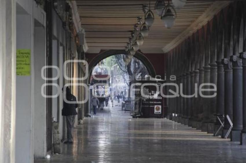 PRIMER DÍA DEL AÑO . CALLES DE LA CIUDAD