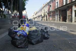 AÑO NUEVO . BASURA