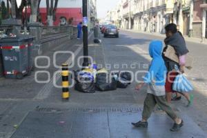 AÑO NUEVO . BASURA