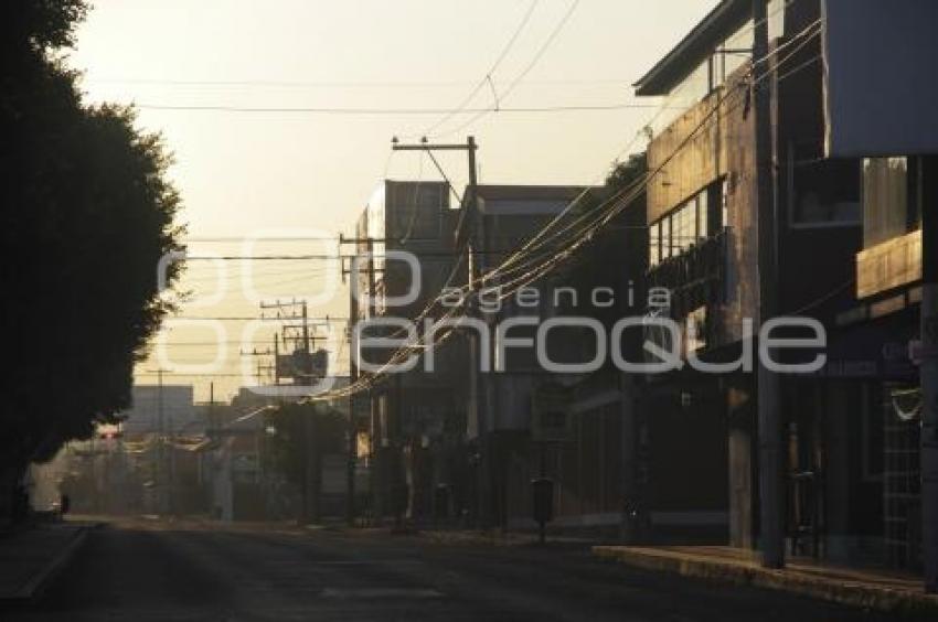 PRIMER DÍA DEL AÑO . CALLES DE LA CIUDAD