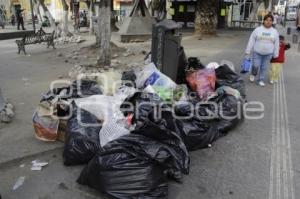 AÑO NUEVO . BASURA